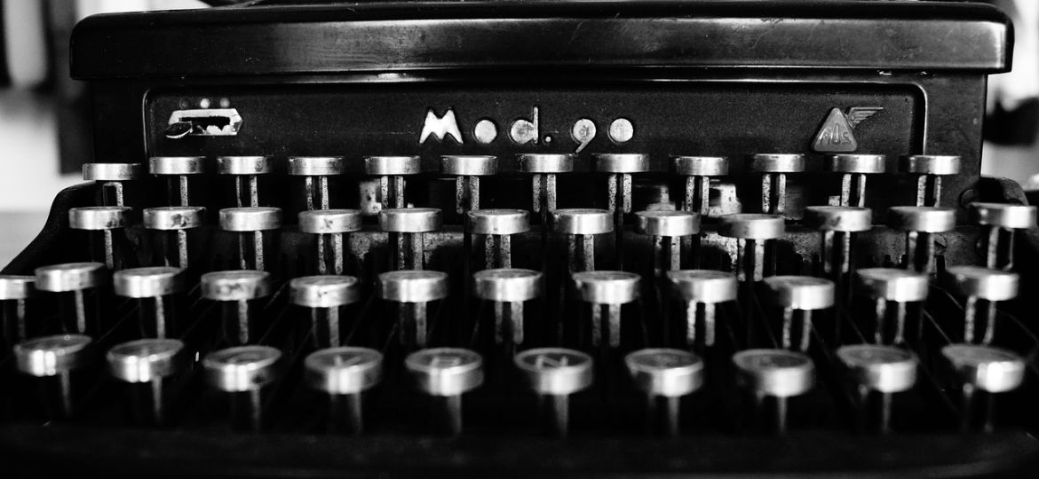 typewriter-1627197-1280